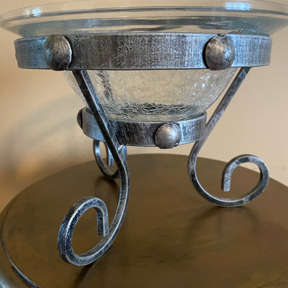 Metal candle holder